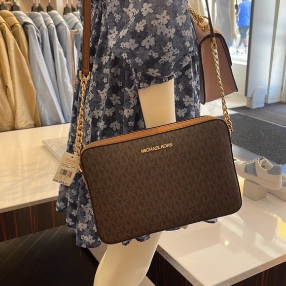 Michael Kors Large Jet Set Item East West Crossbody Brown - Picture 1 of 16